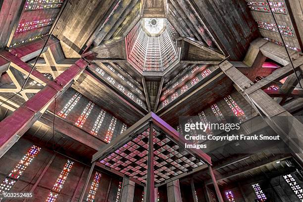 inside st. joseph's church by auguste perret. - unesco stock-fotos und bilder