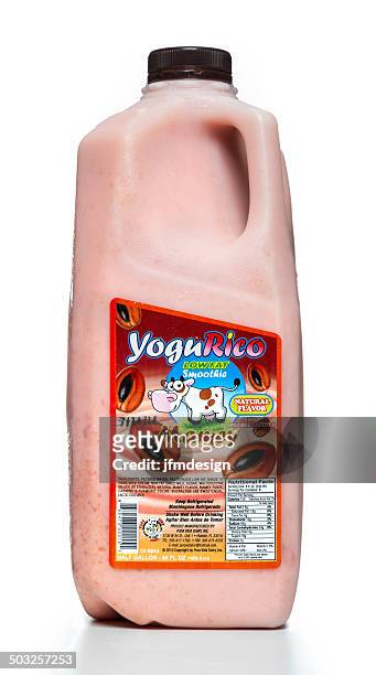 frullato bottiglia yogurico a basso contenuto di grassi - chupachupa foto e immagini stock