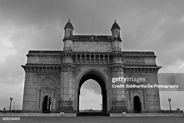 gateway of india - gateway to india stock-fotos und bilder