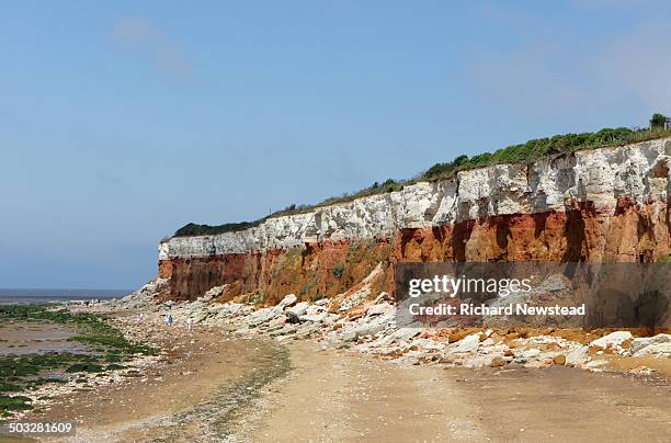 old hunstanton cliffs - norfolk england stockfoto's en -beelden