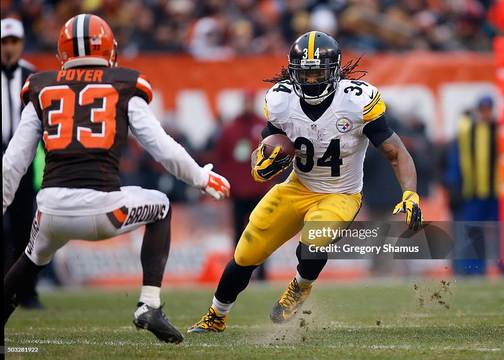 Pittsburgh Steelers v Cleveland Browns