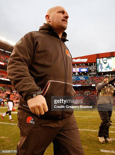 Head coach Mike Pettine of the Cleveland Browns walks off the field after a 28-12 loss to the Pittsburgh Steelers at FirstEnergy Stadium on January...