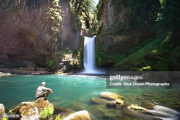 oregon's many waterfalls, road trip summer 2015 - mount hood stockfoto's en -beelden