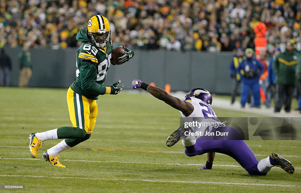 Minnesota Vikings v Green Bay Packers