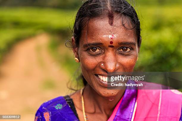 スリランカ女性のポートレート nuwara eliya 、セイロンの近く - tamil ストックフォトと画像