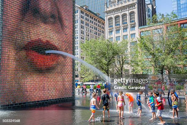 the crown fountain in millenium park, chicago, illinois - millennium park chicago stock pictures, royalty-free photos & images