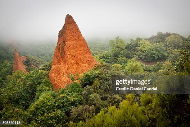 las médulas ancient roman mines, león (spain) - medulla stock pictures, royalty-free photos & images