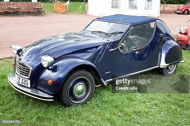 modifizierte citroen 2cv - citroën stock-fotos und bilder