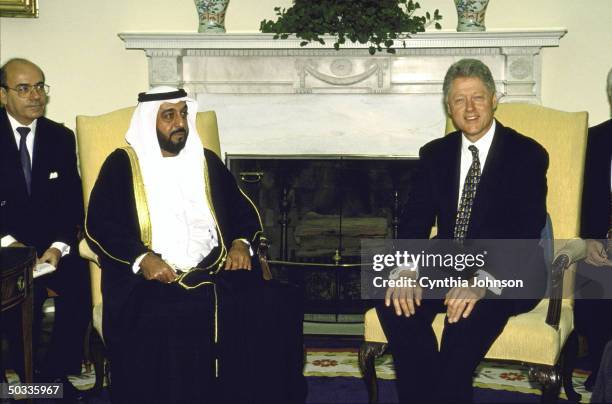 Abu Dhabi Crown Prince Sheikh Khalifa Bin Zayed Al-Nahyan mtg. W. Pres. Bill Clinton in White House Oval Office.