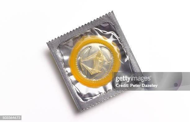 condom - préservatif photos et images de collection