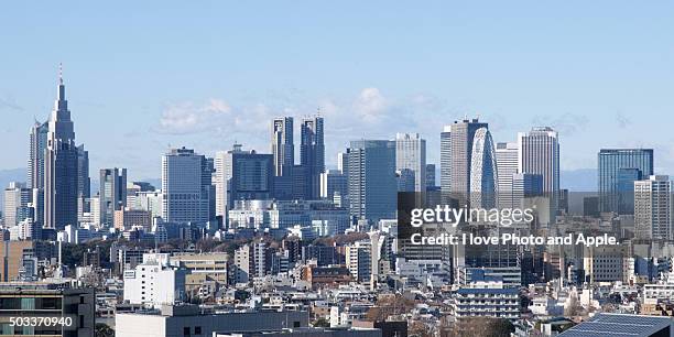 shinjuku skyscrapers - tokyo metropolitan government building stock pictures, royalty-free photos & images