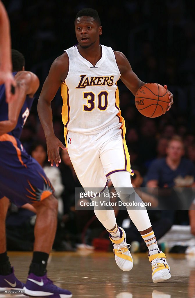 Phoenix Suns v Los Angeles Lakers