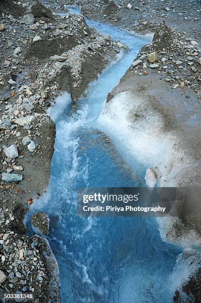 creek on glacier - root glacier stockfoto's en -beelden