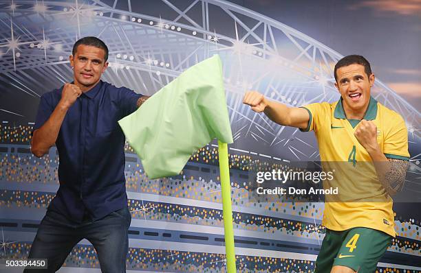 Tim Cahill poses with his wax figure at Madame Tussauds Sydney on January 5, 2016 in Sydney, Australia.