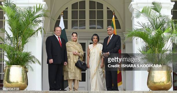 Pakistani Prime Minister Nawaz Sharif , his wife Kalsoom Nawaz Sharif , Sri Lankan Prime Minister Ranil Wickremesinghe and his wife Maitree...