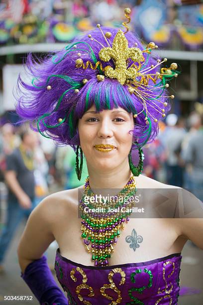fat tuesday costume at mardi gras - new orleans - mardi gras fun in new orleans bildbanksfoton och bilder