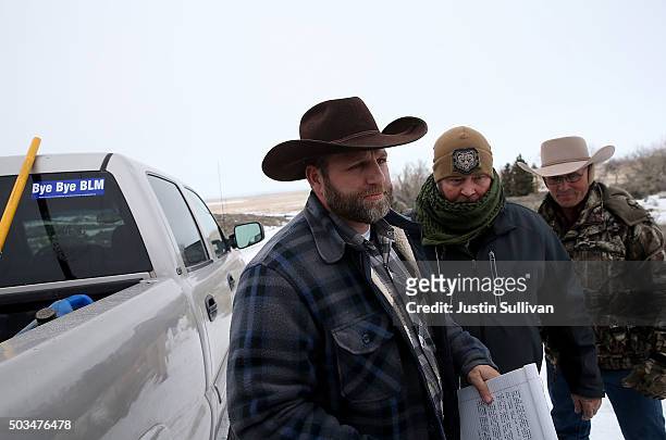 Ammon Bundy , the leader of an anti-government militia, preapres to speak to members of the media in front of the Malheur National Wildlife Refuge...