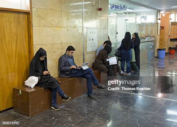 Computer Course Iranians Iran University Photos and Premium High Res Pictures - Getty Images