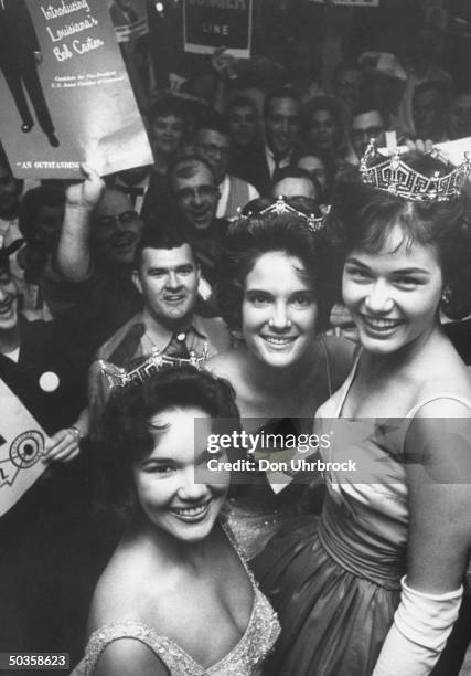 Miss America Nancy Anne Fleming attending Chamber of Commerce convention with 1959 Miss America Mary Ann Mobley and 1960 Miss America Lynda Lee Mead .