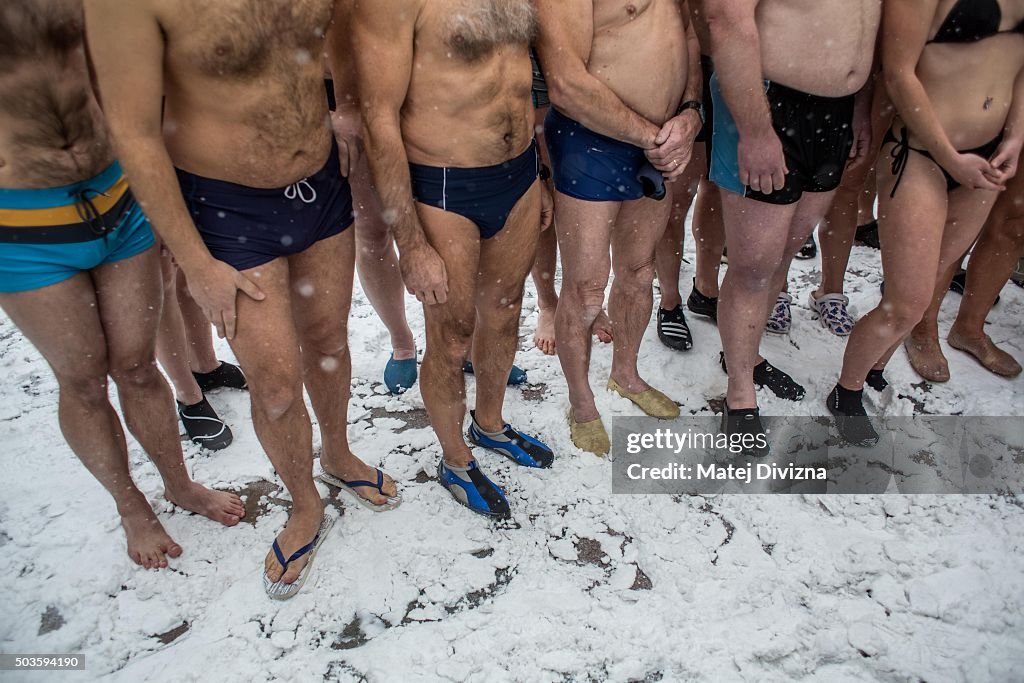 Swimmers Celebrate Three Kings By Diving Into The Waters Of The Vltava