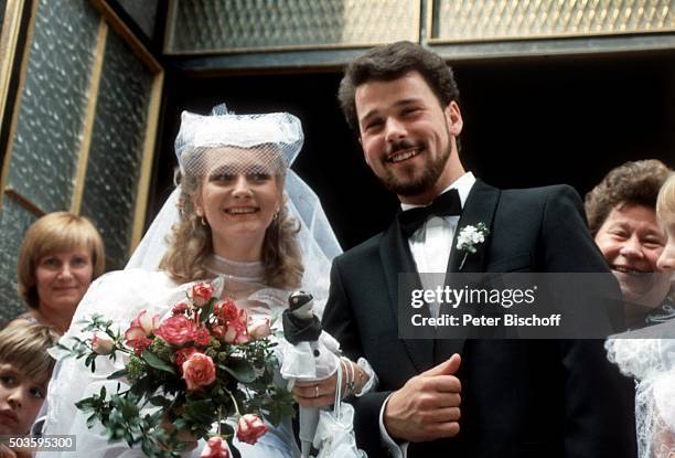 "Nicole, Ehemann Winfried Seibert, Hochzeit am in Neunkirchen / Saarland, Deutschland. "