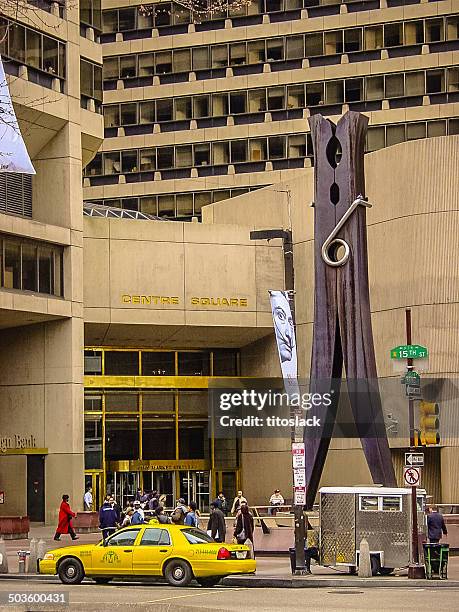 clothespin sculpture - john f kennedy plaza philadelphia stock pictures, royalty-free photos & images