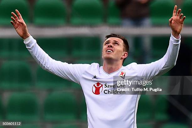 Josip Ilicic of Fiorentina reacts after scoring his team's second goal during the Serie A match between US Citta di Palermo and ACF Fiorentina at...