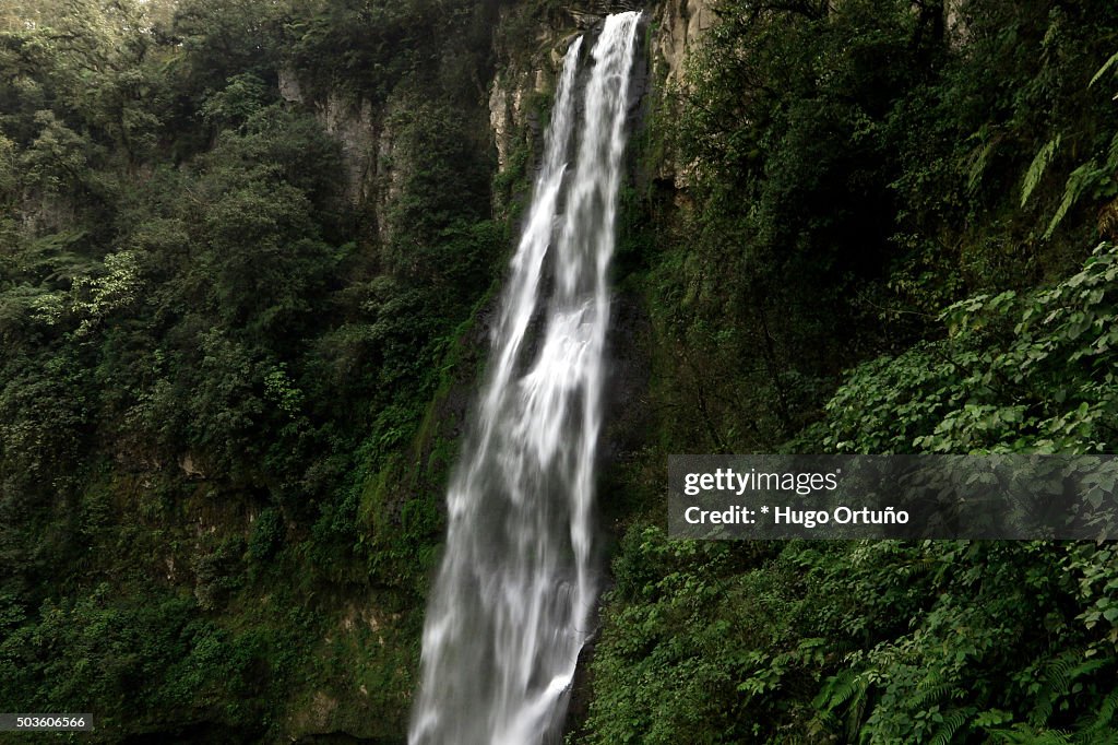 Puxtla's waterfall over eighty metres high in Tlatlauquitepec - Mexico