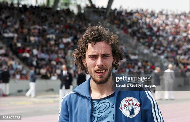 Middle distance runner Steve Ovett pictured at a meeting at Crystal Palace stadium in July 1976 in London, England.