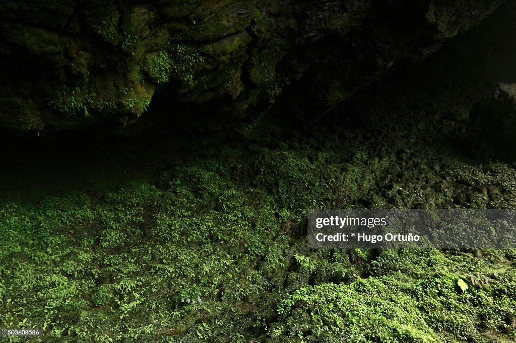 Puxtla's waterfall over eighty metres high in Tlatlauquitepec - Mexico