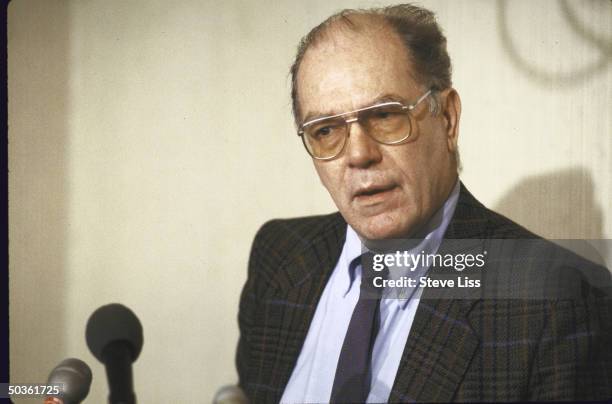 Right-wing politician Lyndon H. LaRouche speaking at a press conference.