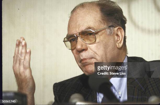 Right-wing politician Lyndon H. LaRouche speaking at a press conference.