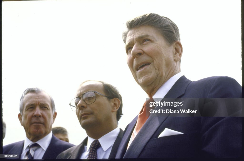 Alfonse M. D'Amato;Ronald W. Reagan;Donald T. Regan