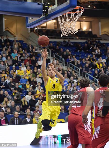 Ismet Akpinar of ALBA Berlin and Stanko Barac of Emporio Armani Mailand during the game between Alba Berlin and Emporio Armani Mailand on january 6,...