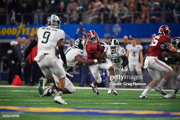 Cotton Bowl: Alabama Kenyan Drake in action vs Michigan State during College Football Playoff Semifinal at AT&T Stadium. Arlington, TX CREDIT: Greg...
