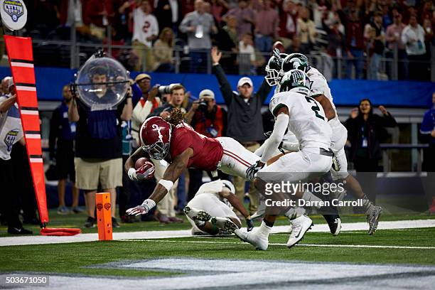 Cotton Bowl: Alabama Derrick Henry in action, scoring touchdown vs Michigan State during College Football Playoff Semifinal at AT&T Stadium....