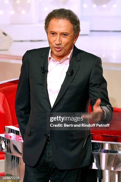 Presenter of the Show Michel Drucker attends the 'Vivement Dimanche' French TV Show at Pavillon Gabriel on January 6, 2016 in Paris, France.