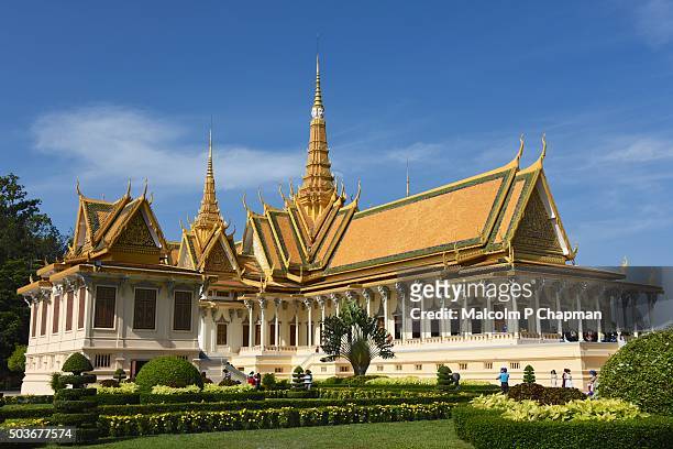 royal palace phnom penh, throne hall, cambodia - kambodscha stock-fotos und bilder