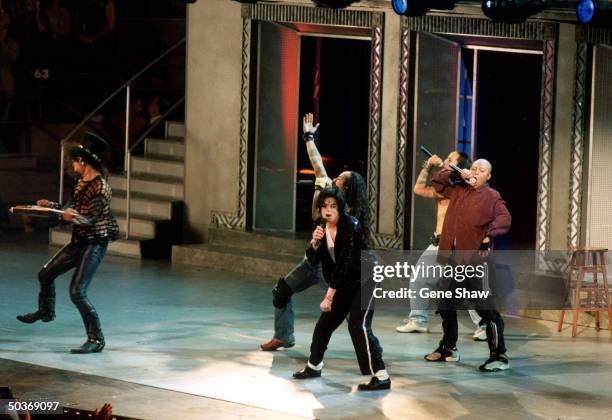 Slash 2001 2,794 Michael Jackson 2001 Photos & High Res Pictures - Getty Images