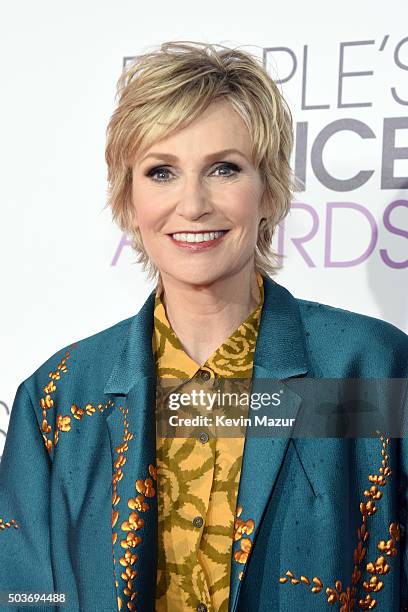 Actress Jane Lynch attends the People's Choice Awards 2016 at Microsoft Theater on January 6, 2016 in Los Angeles, California.