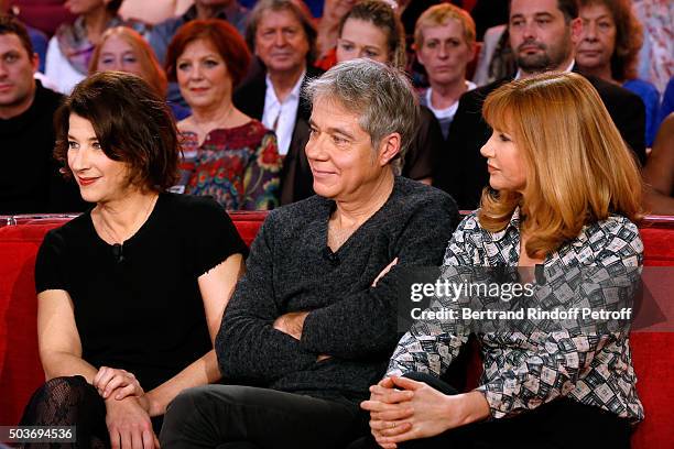 Actors Isabelle Gelinas, Jose Paul and Florence Pernel attend the 'Vivement Dimanche' French TV Show at Pavillon Gabriel on January 6, 2016 in Paris,...