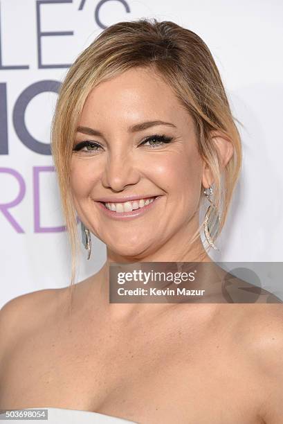 Actress Kate Hudson attends the People's Choice Awards 2016 at Microsoft Theater on January 6, 2016 in Los Angeles, California.