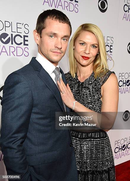 Actors Hugh Dancy and Claire Danes attend the People's Choice Awards 2016 at Microsoft Theater on January 6, 2016 in Los Angeles, California.