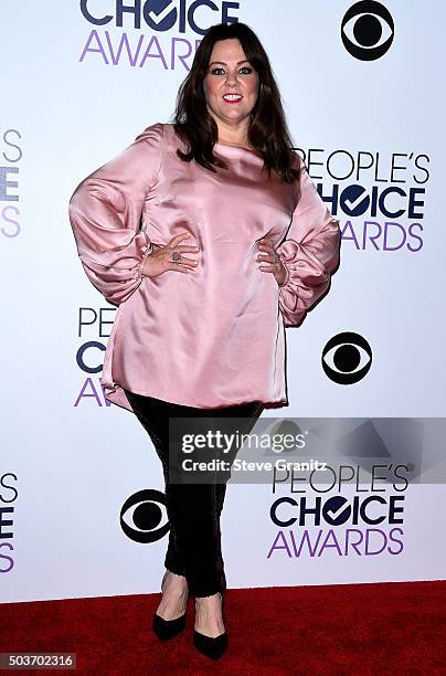 Actress Melissa McCarthy poses in the press room during the People's Choice Awards 2016 at Microsoft Theater on January 6, 2016 in Los Angeles,...