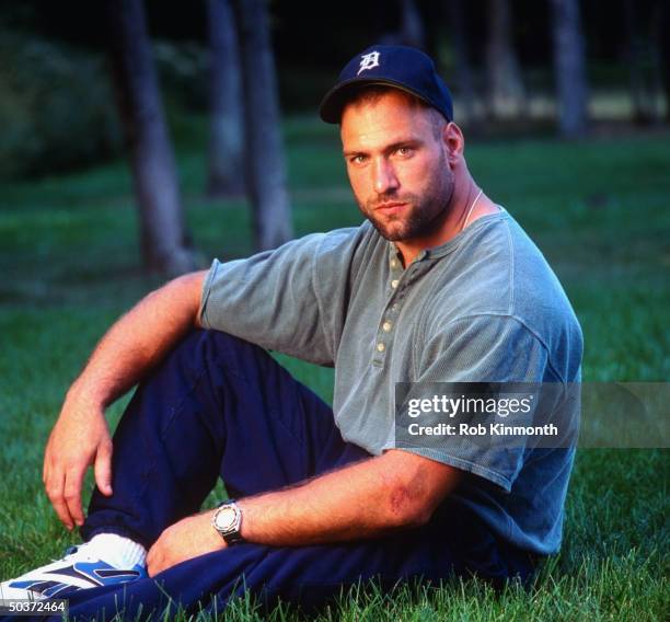 Feature. Casual portrait of Buffalo Bills Chris Spielman, alone.