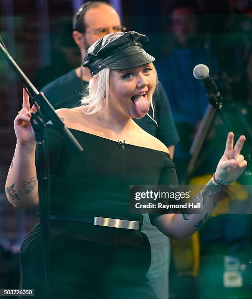 Singer Elle King performs at the 'Good Morning America' taping at the ABC Times Square Studios on January 6, 2016 in New York City.