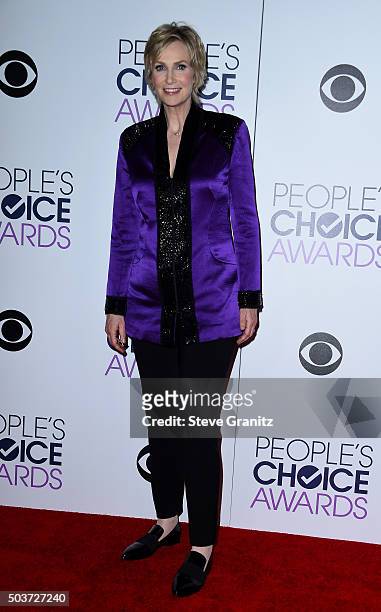 Host Jane Lynch poses in the press room during the People's Choice Awards 2016 at Microsoft Theater on January 6, 2016 in Los Angeles, California.