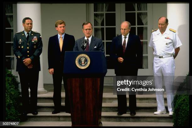 Colin Bush 93 W Crowe Photos & High Res Pictures - Getty Images