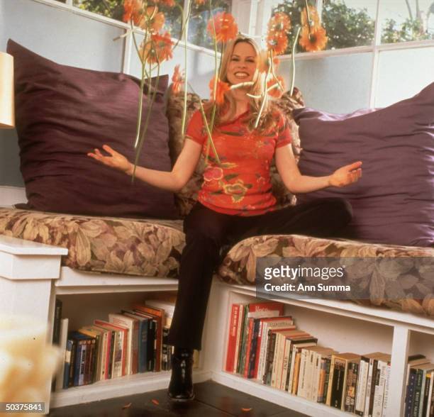 Singer/composer/actress Vonda Shepard joyfully enjoying her home.