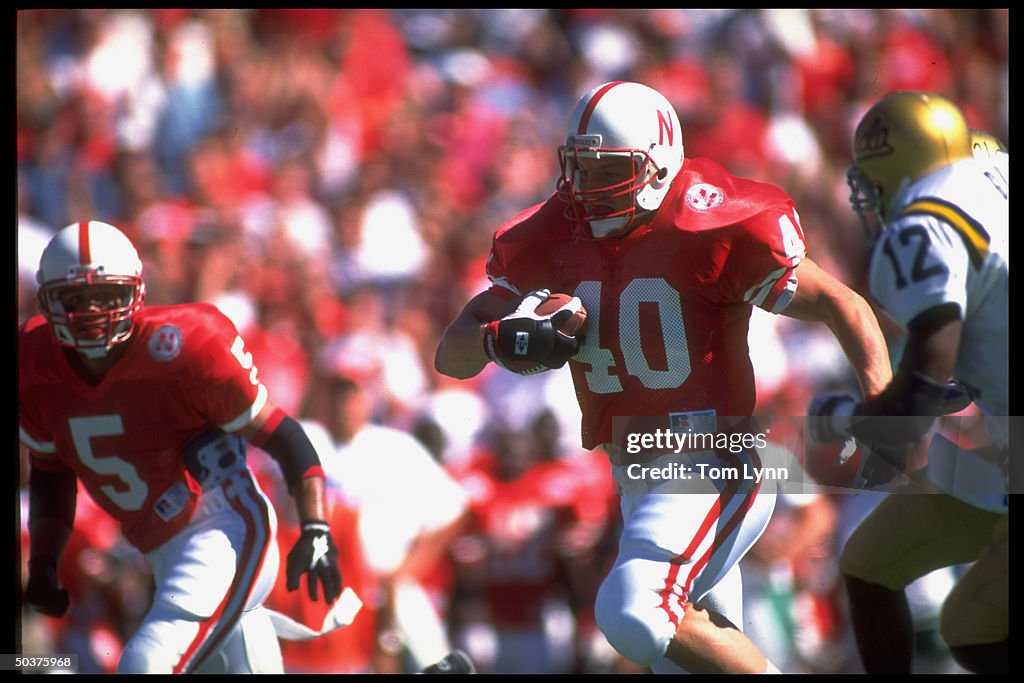 Nebraska Cory Schlesinger in action, rushing vs UCLA. News Photo ...